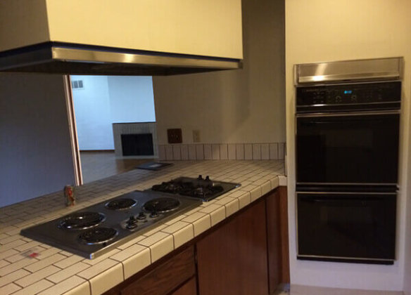 BEFORE-5-Kitchen-Cooktop-Existing-292x210@2x